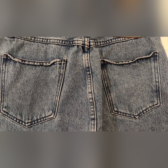 Calvin Klein Jeans Mini Denim Jean Skirt, Size Medium Wash Blue, 100% Cotton - Picture 6 of 10